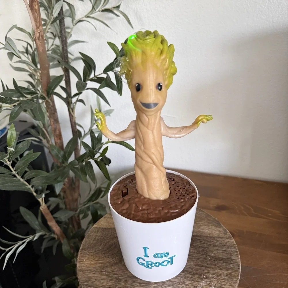 Disney I Am Groot Marvel Light Up Dancing Bubble Blower w Music 11